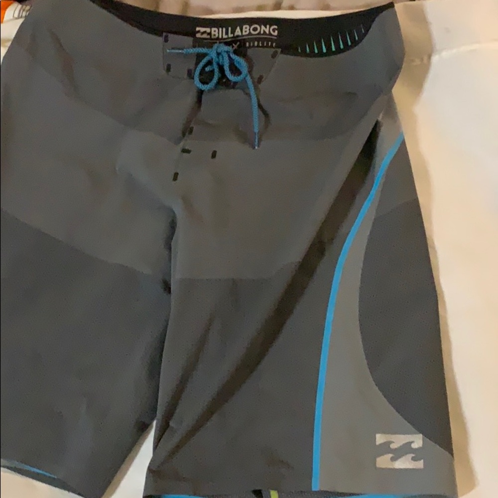 Billabong Platinum X Airlite Board Shorts Size 34